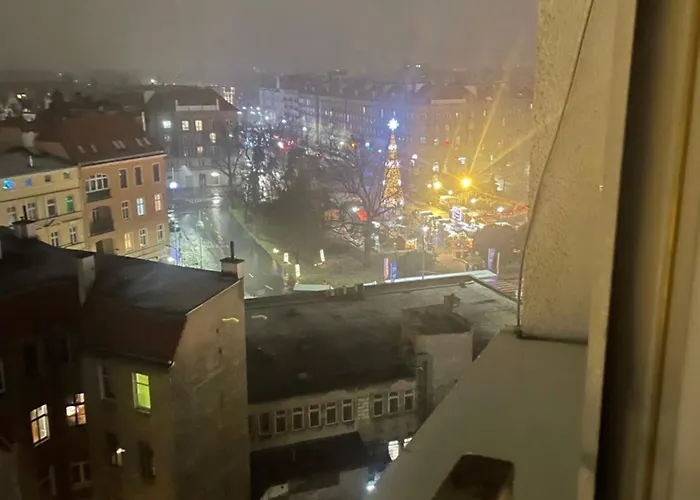 Z Pieknym Widokiem Na Zachodni アパート