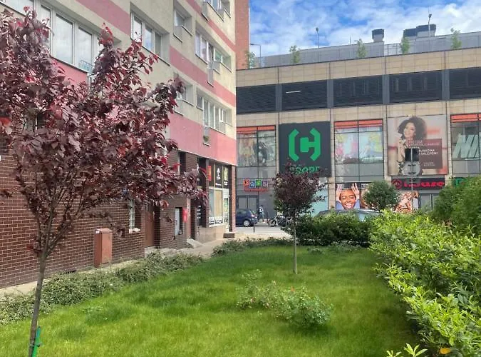 Z Pieknym Widokiem Na Zachodni アパート *